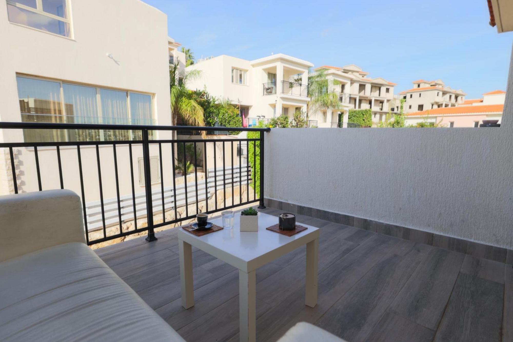 Eden Blue-Horizon 1B, Paphos, Sea View, Pool Apartment Konia ภายนอก รูปภาพ