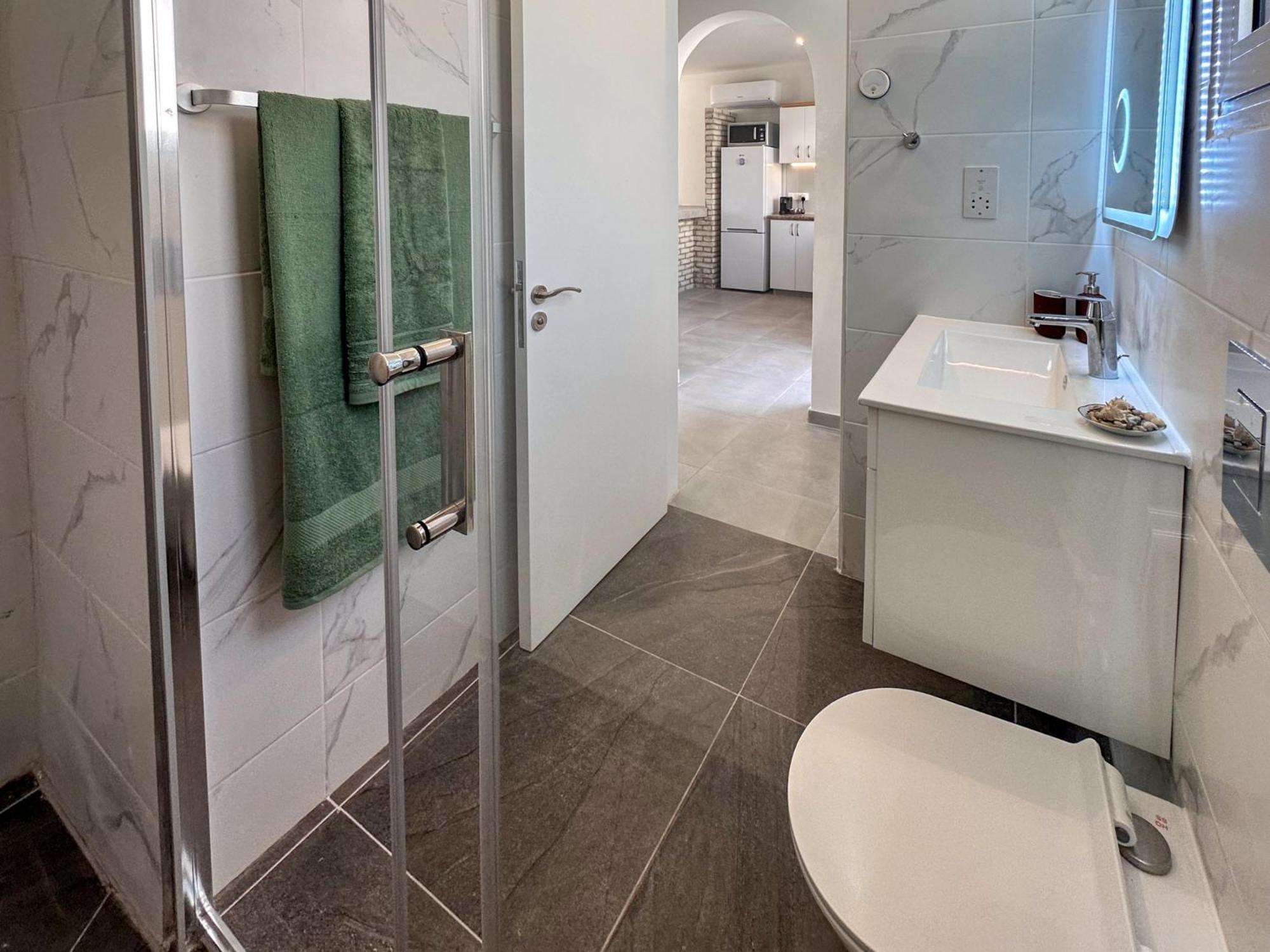 Eden Blue-Horizon 1B, Paphos, Sea View, Pool Apartment Konia ภายนอก รูปภาพ